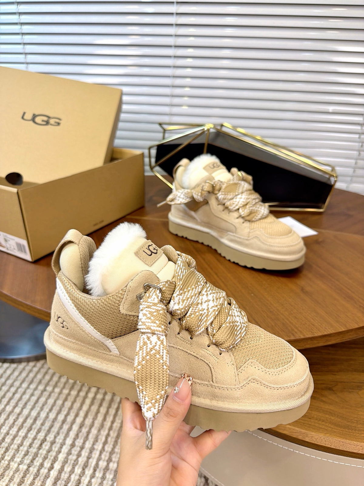 Lowmel Sneakers