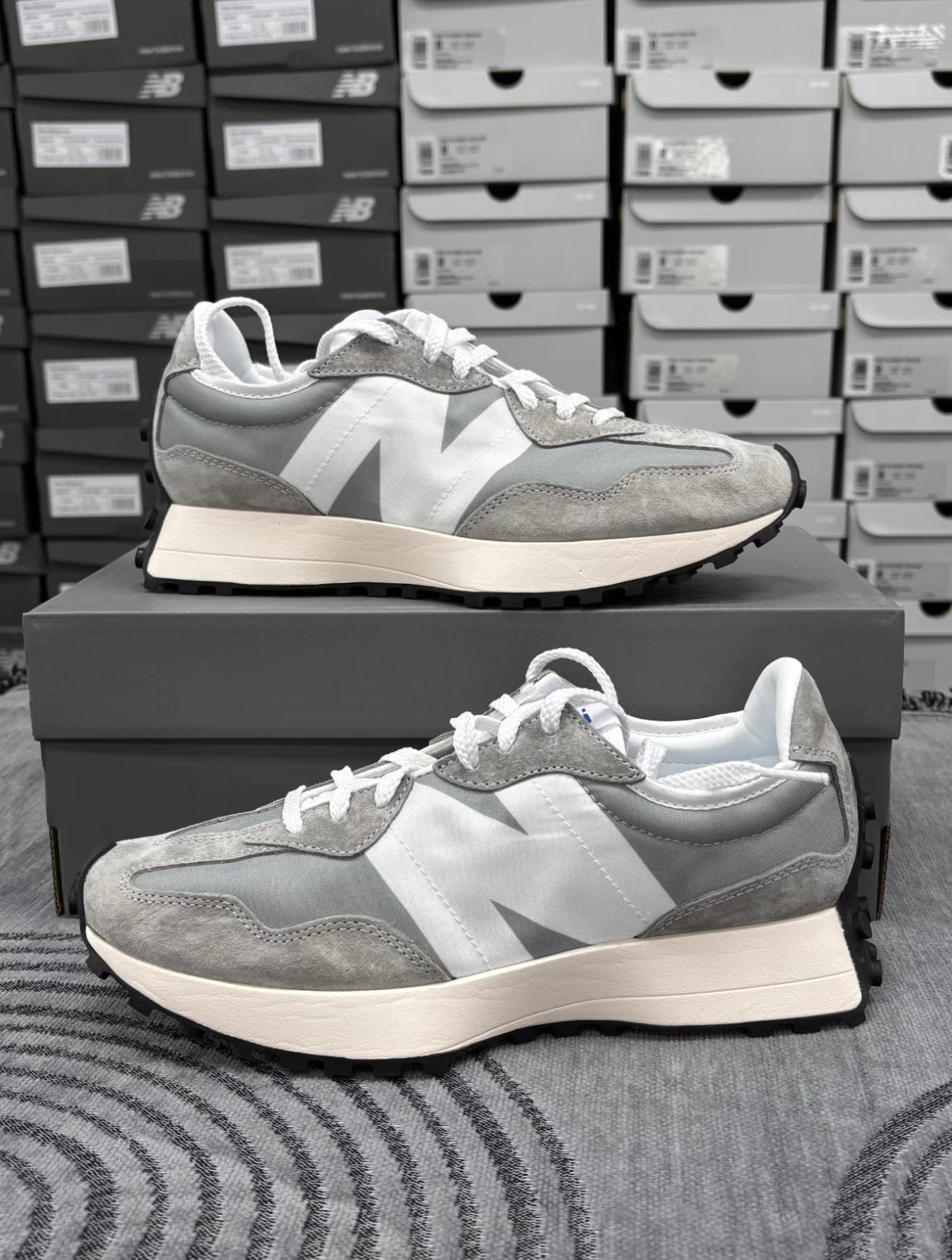 NB327 Grey White