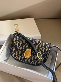 Médaillon Flap Bag