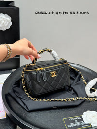 25B Vanity Case with Chain