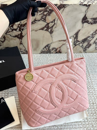 Medallion Tote