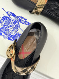 26WF Check Ballet Flats