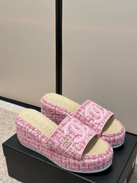 26K Platform Slides