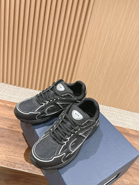 B30 Sneakers