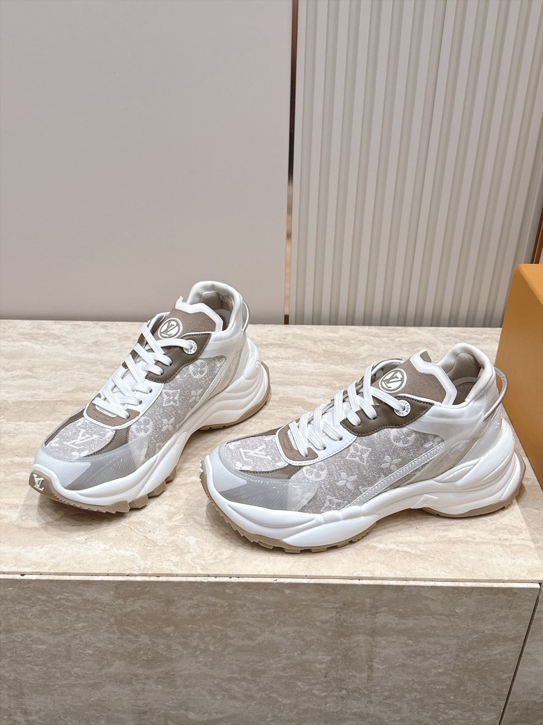 Run 55 Sneakers