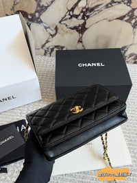 Pearl Crush Wallet on Chain