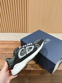 B30 Sneakers