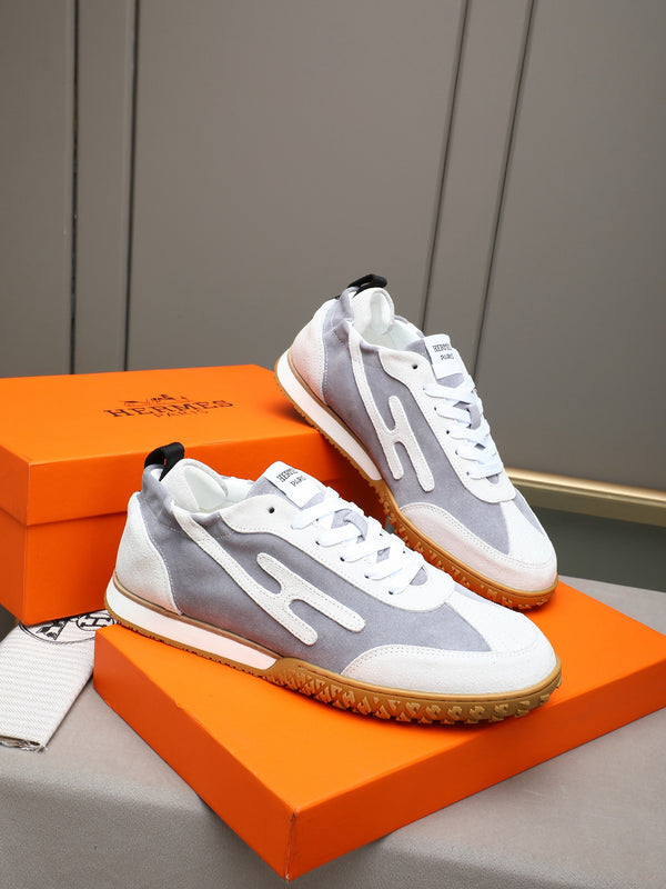 Trail Sneakers