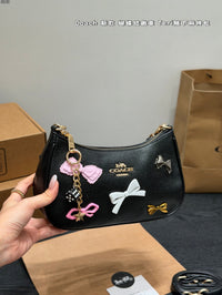 Teri Shoulder Bag