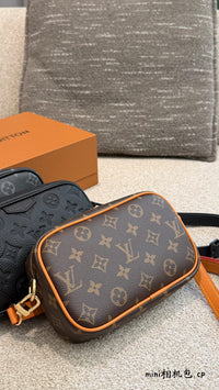 Trocadéro Wearable Wallet