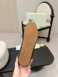 Knight Runner Sneakers