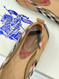 26WF Check Ballet Flats