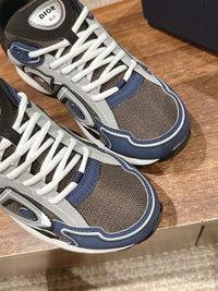 B30 Sneakers