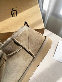 Classic Ultra Mini Boots