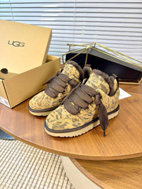 Lowmel Sneakers