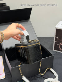 Top Handle Vanity Case