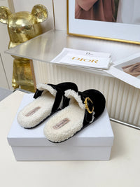 Médaillon Buckle Mules