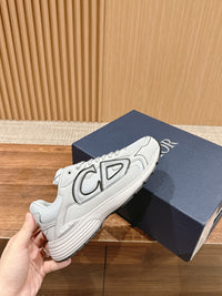 B30 Sneakers