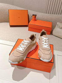 26S Bouncing Sneakers