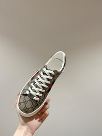 Low Top Sneakers