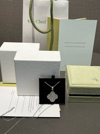 Magic Alhambra Pendant Necklace