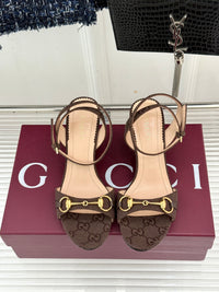 Donna Wedge Sandals