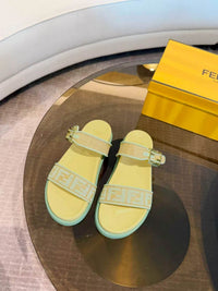 Feel Slide Sandals