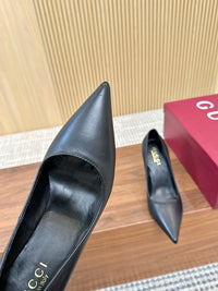 Bombshell Pumps