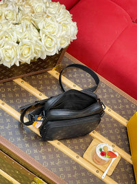 Nil Messenger Bag