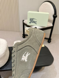 Knight Runner Sneakers