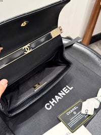 23P Top Handle Wallet On Chain