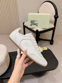 Knight Runner Sneakers