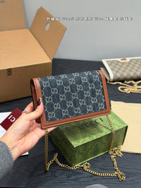 Bamboo Chain Wallet Bag