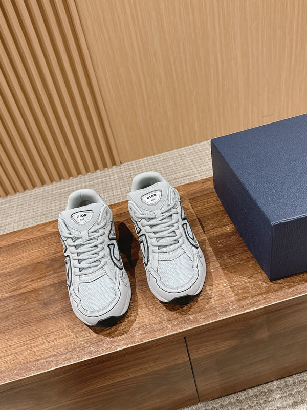 B30 Sneakers