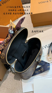 Vanity Chain Pouch Bag