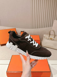 26S Bouncing Sneakers