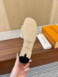 Capri Flat Mules