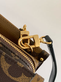 OnTheGo East West Bag