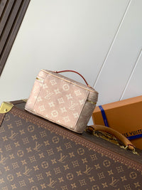 Grace Coddington Nice Mini Vanity Case