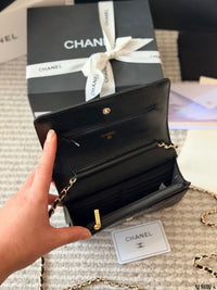 Boy Wallet On Chain