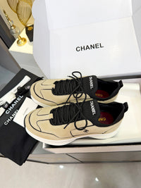 Logo Sneakers