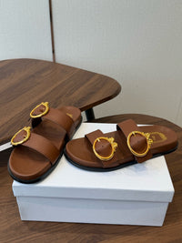 26S Médaillon Buckle Slides