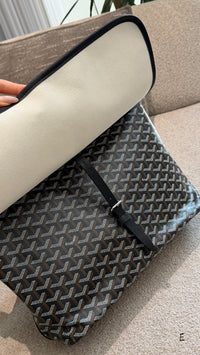 Capétien Messenger Bag