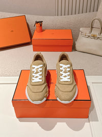 26S Bouncing Sneakers