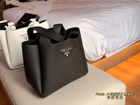 Liaison Tote Bag